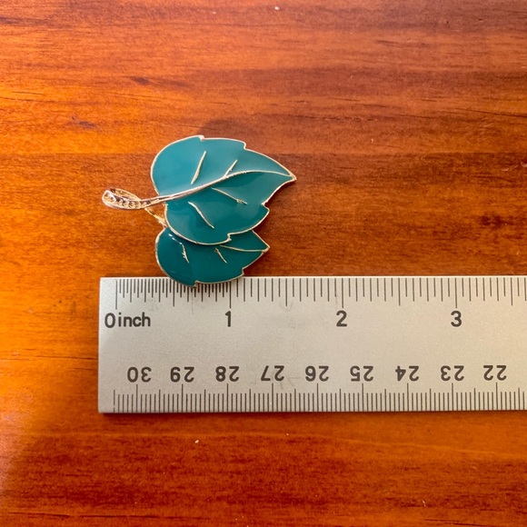 Vintage teal brooch - Picture 8 of 8
